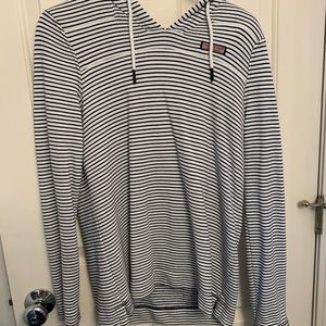 vineyard vines hooded sweatshirt